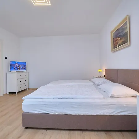 Bacci 2-bedroom By Litto Апартаменти